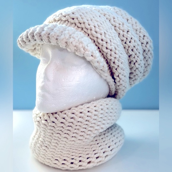 Hand Crafted Wool Knit Slouchy Hat with visor Cowl 2 piece Set adult/teen - Picture 4 of 7